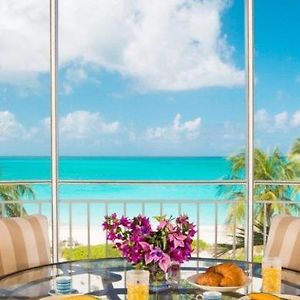 One-Bedroom Oceanfront Suite